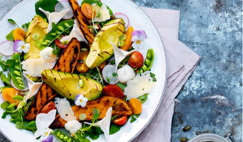 Grillet salat med Västerbottensost-dressing