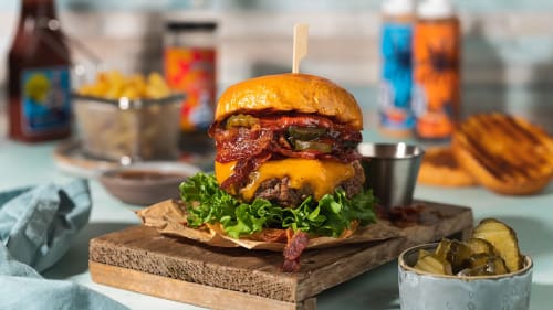 Bacon & chipotle burger