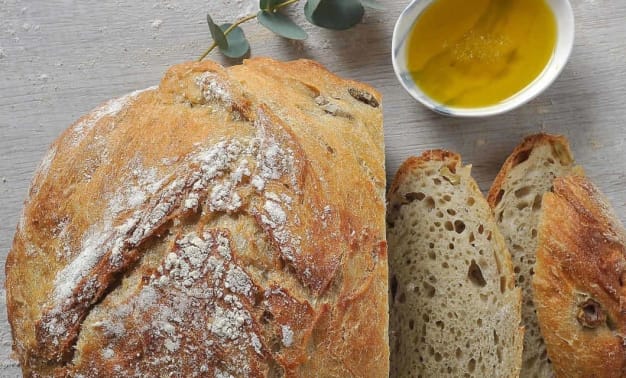 smakfullt olivenbrød som er eltefritt