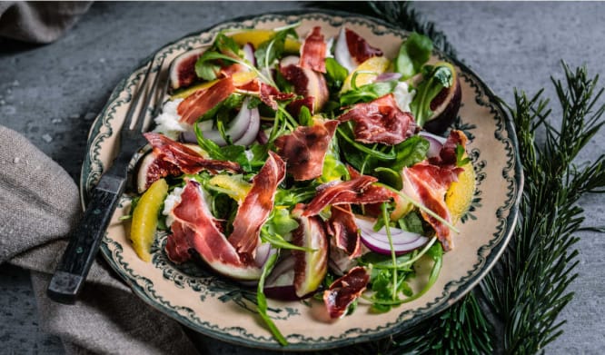 Salat med parmaskinke og klementin