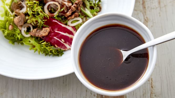 Rødvinsvinaigrette med OSCAR® rødvin- og portvinsreduksjon