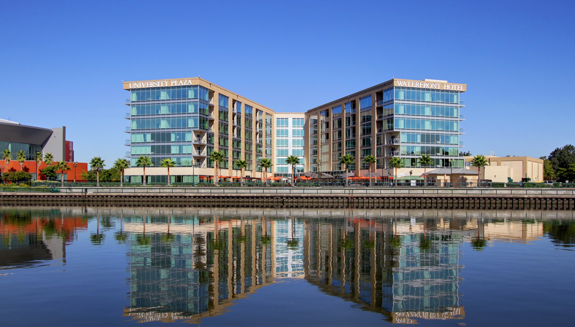 University Plaza Waterfront Hotel