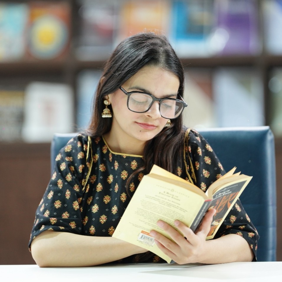Ms. Amna Javed