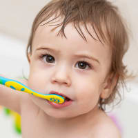 expert-tips-to-care-for-the-babys-first-teeth