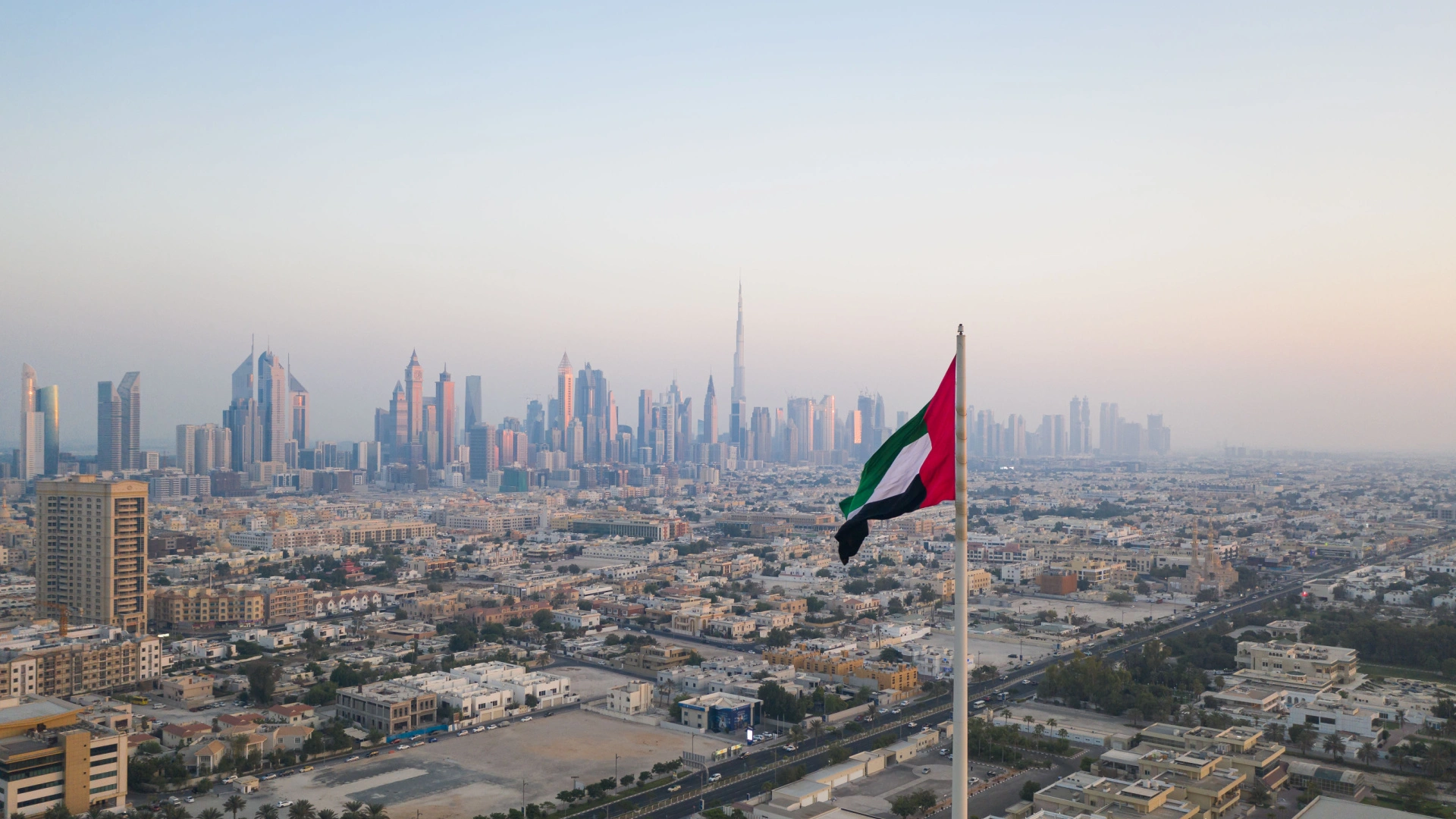 5 Reasons that Make the UAE Ideal for Families - Omooma