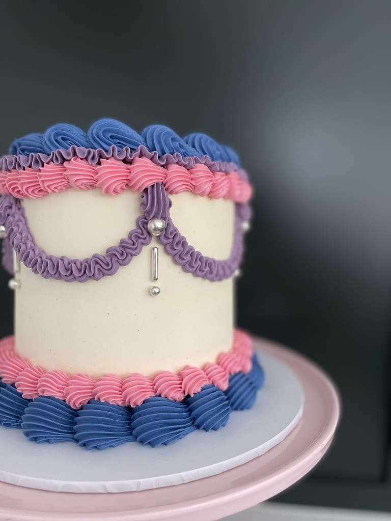 Cake Amigurumi - Free Crochet Pattern - StringyDingDing