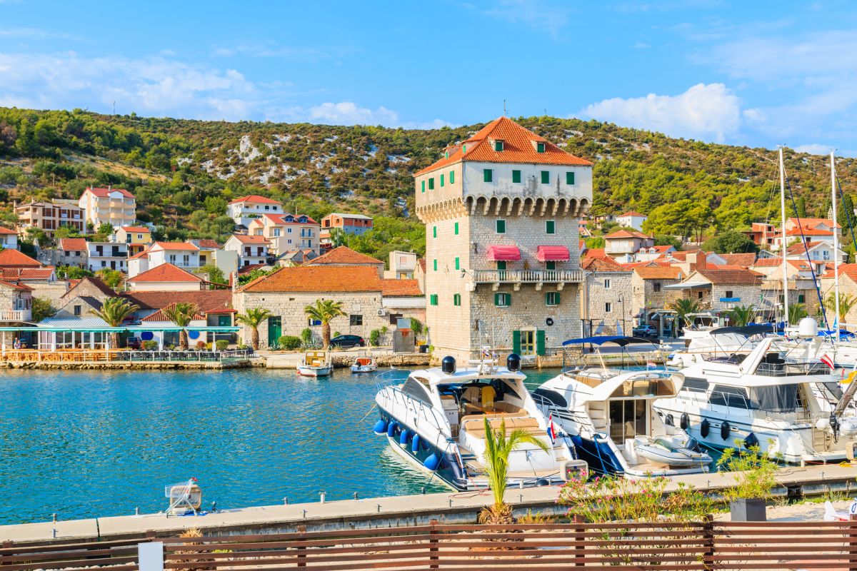 Yachtcharter Marina | Yacht mieten Marina