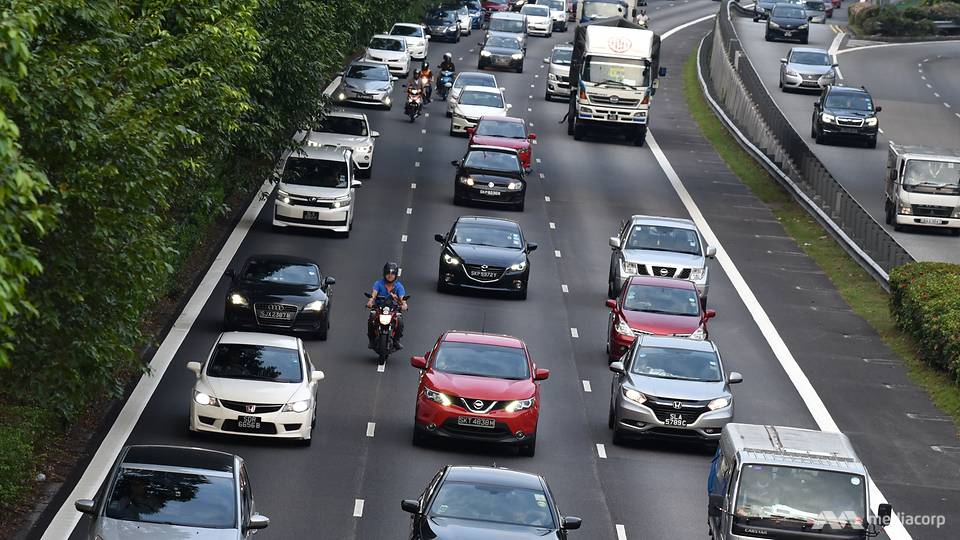 Road tax rebates, reducing petrol duties to address rising fuel prices a blunt tool: Jeffrey Siow