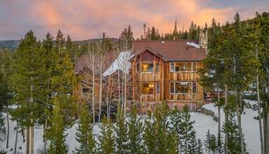 Alpenglow Peaks Lodge