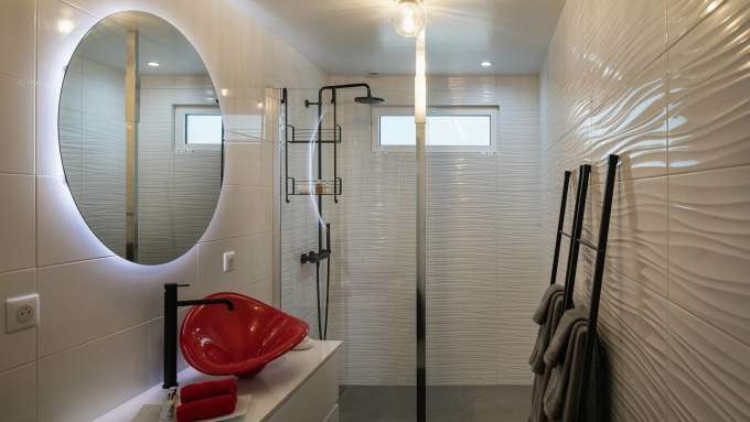 f83b72e6-4340-4f52-a283-2a372cc8784b