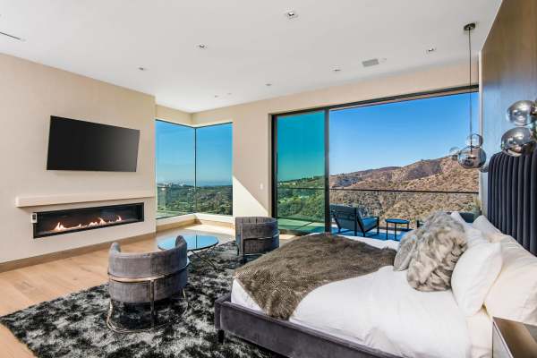 f439674f-6cd9-469e-923a-bf4605d1a159