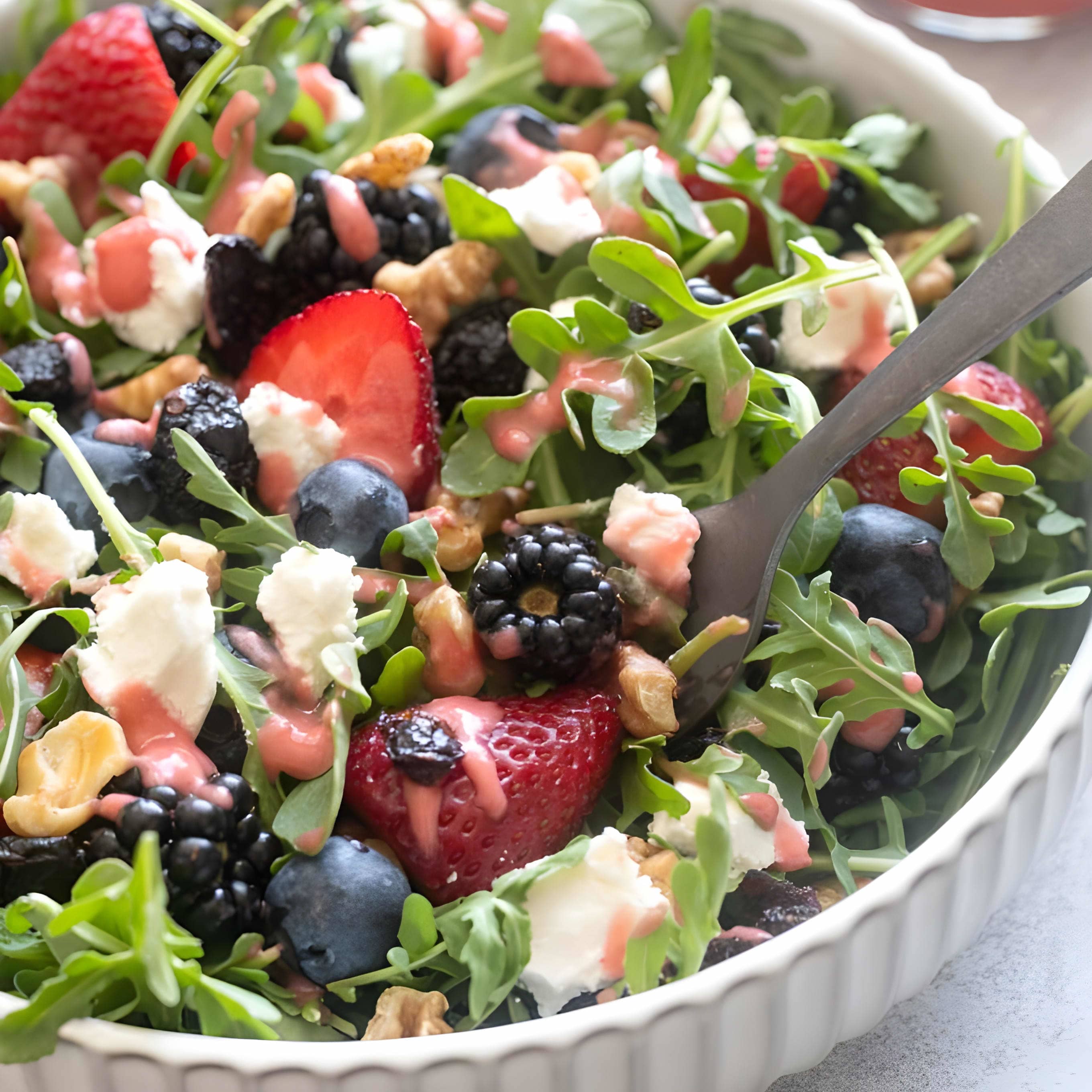 Berry Arugula Salad with Goat Cheese