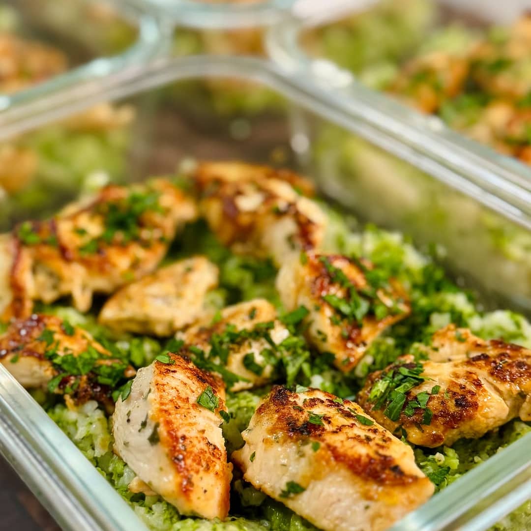 Lemon Garlic Chicken with Broccoli Cheddar Rice