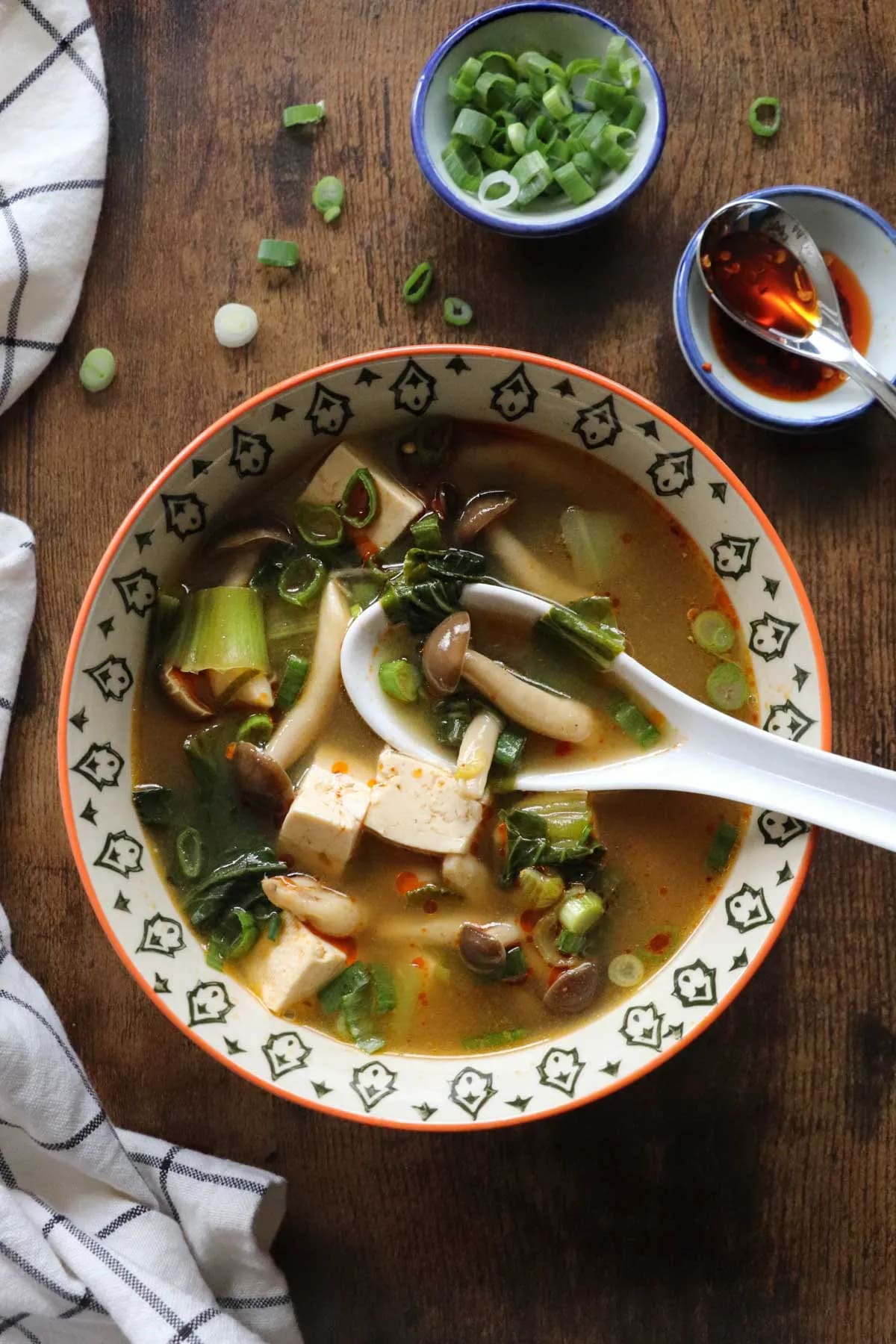 Easy Miso Soup with Veggies & Tofu