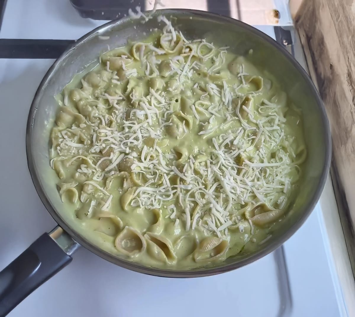 Pesto Mac & Cheese Shells