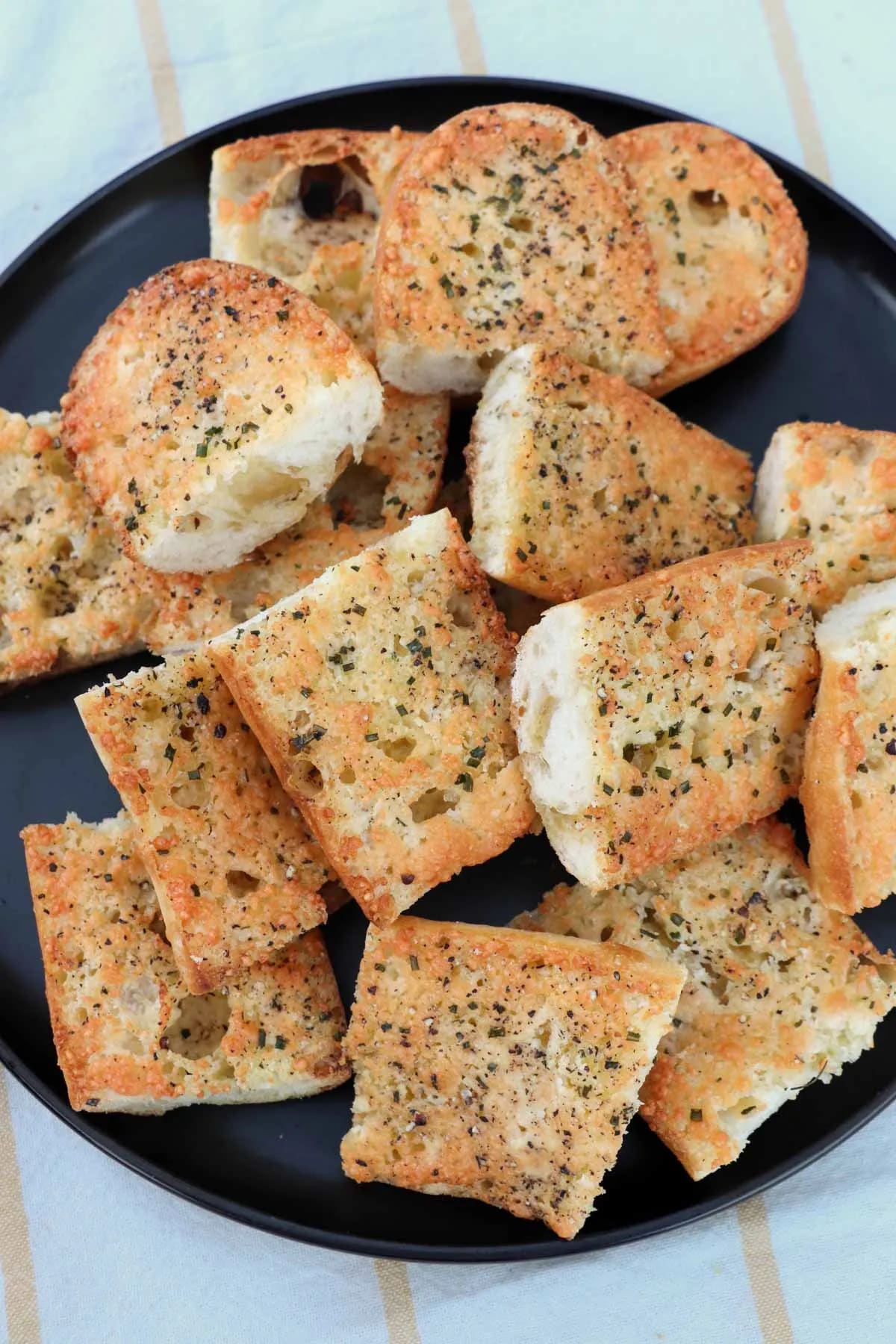 Easy Parmesan Cheese Bread with Chives and Black Pepper