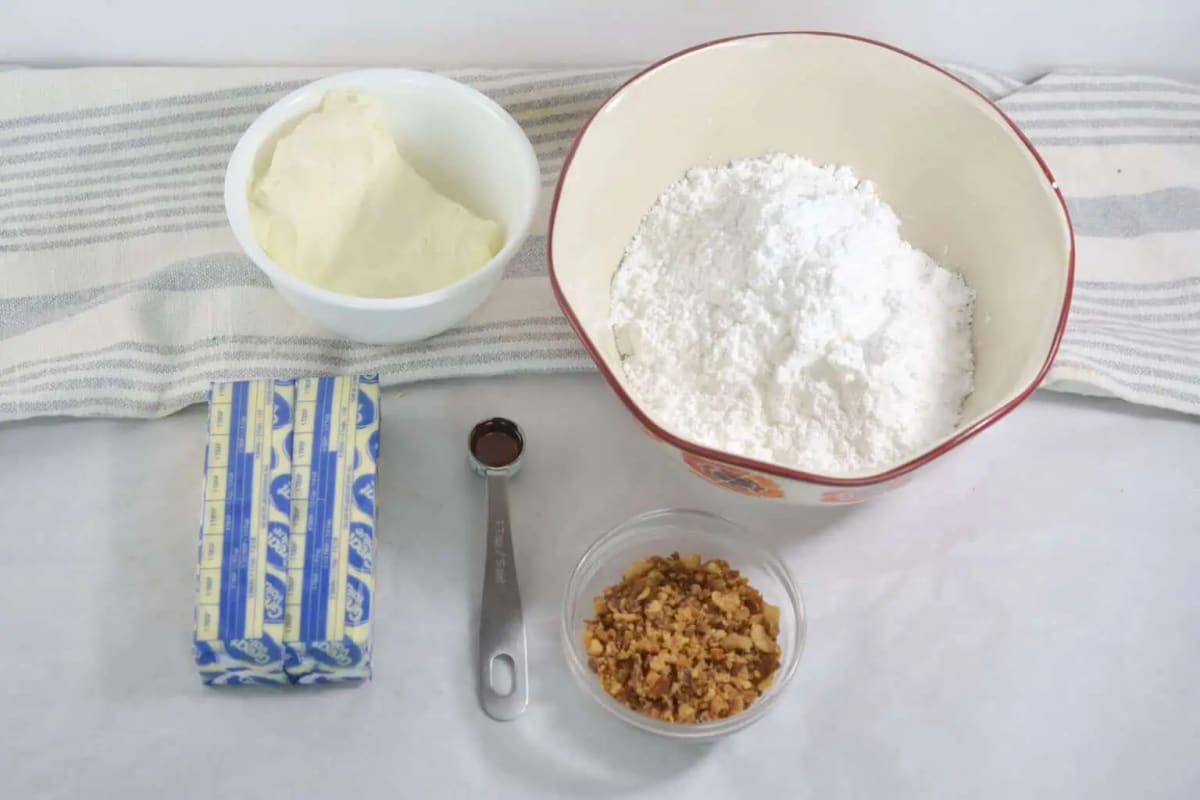Cinnamon Cupcakes with Maple Frosting