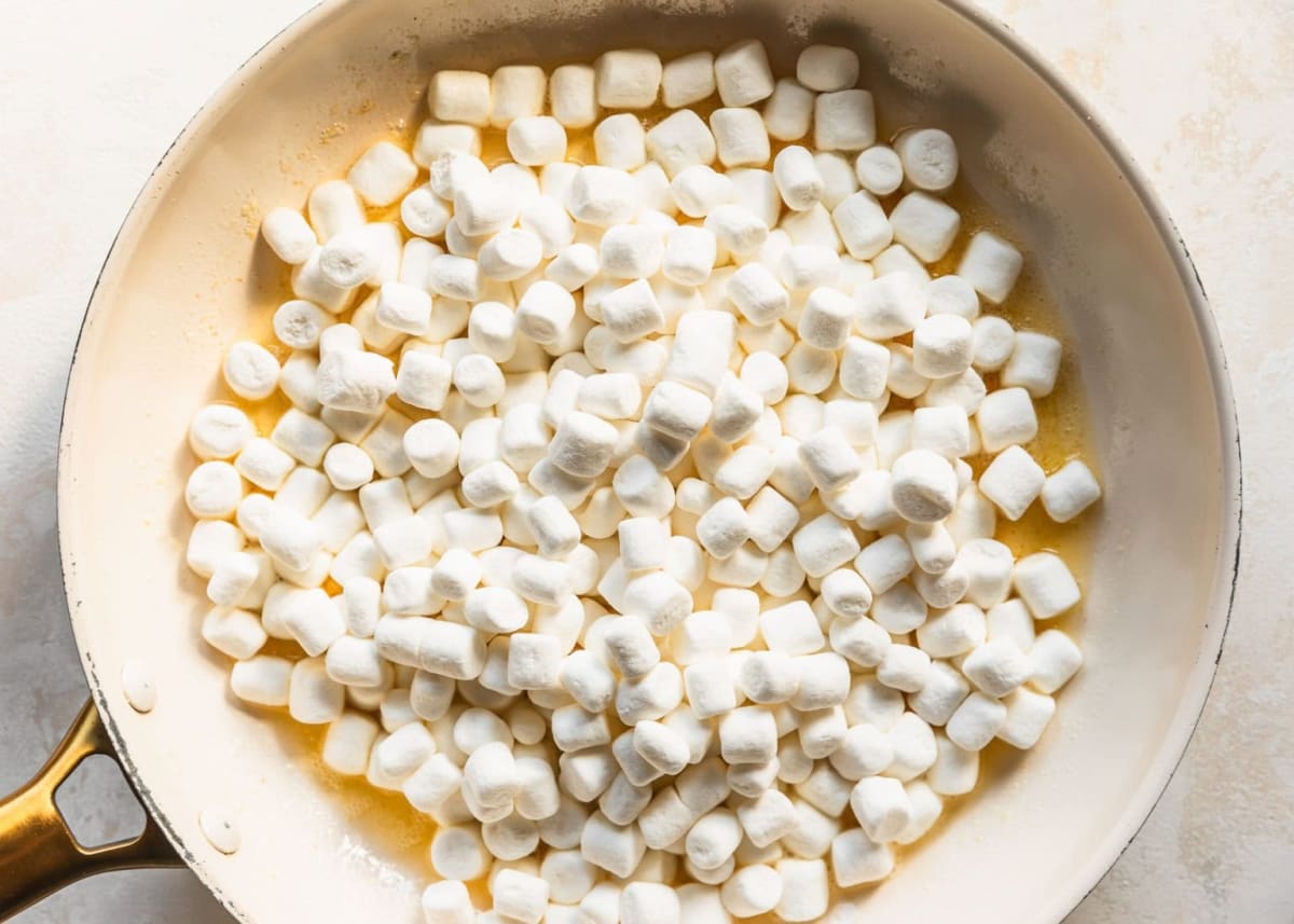 Small Batch Cinnamon Toast Crunch Marshmallow Treats