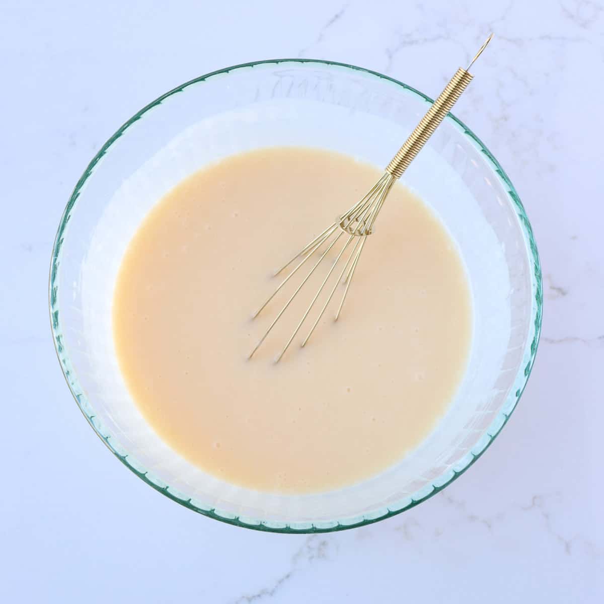 Easy Apple Spice Muffins (with applesauce)