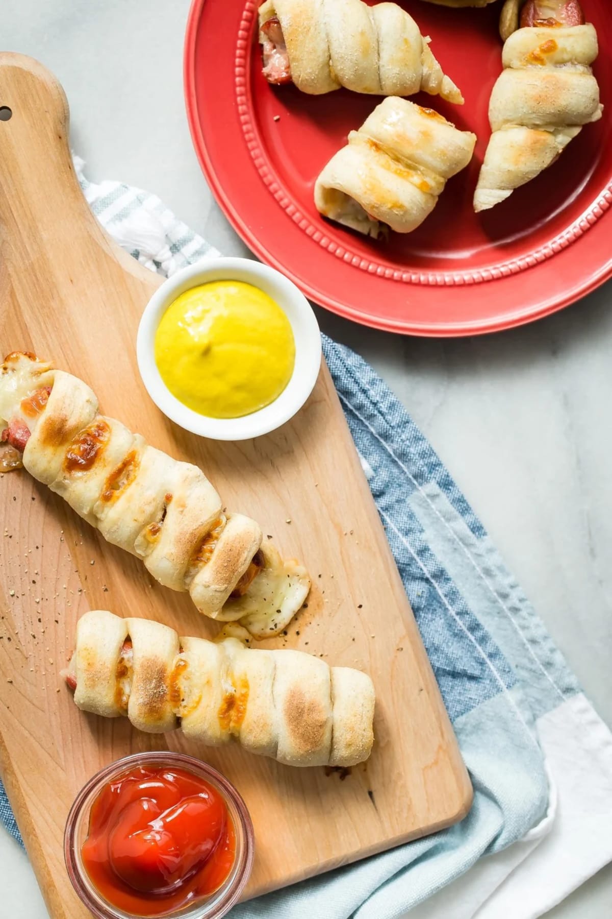 Cheesy Pizza Hot Dogs