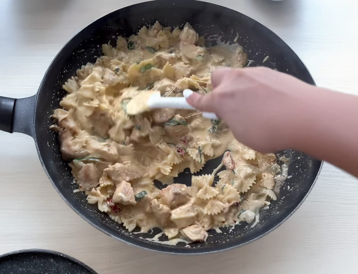 Tuscan Chicken Pasta