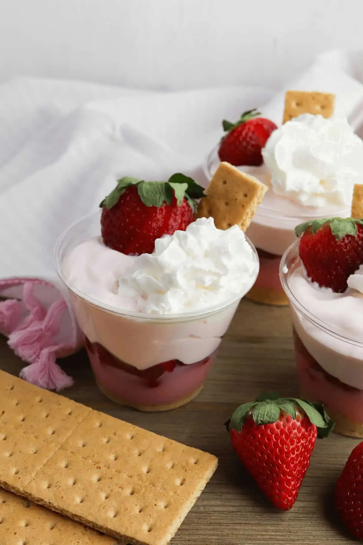 Strawberry Pudding Parfaits