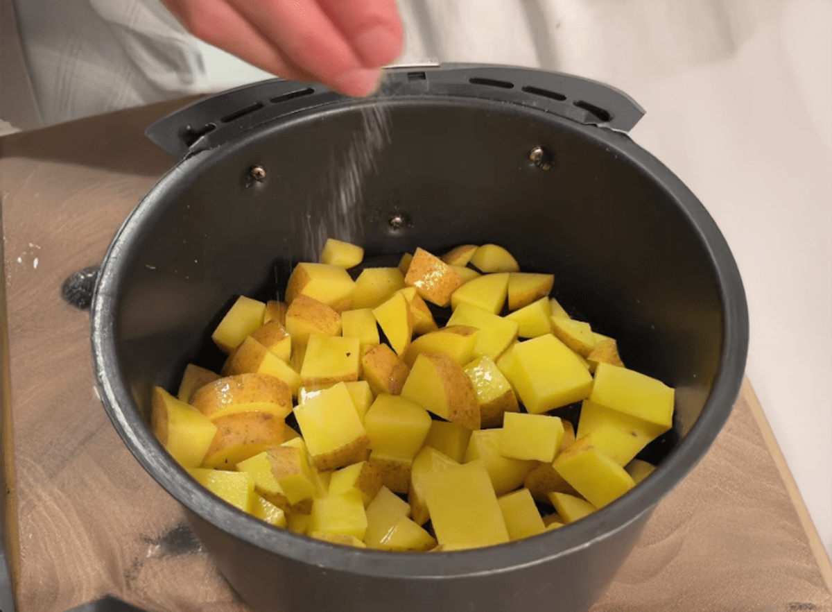 Lemon Herb Chicken with Creamy Garlic Dill Sauce & Roasted Potatoes
