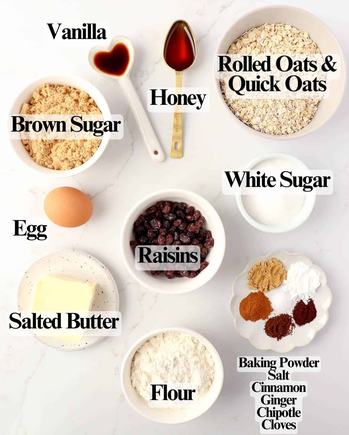 Chewy & Spicy Oatmeal Raisin Cookies