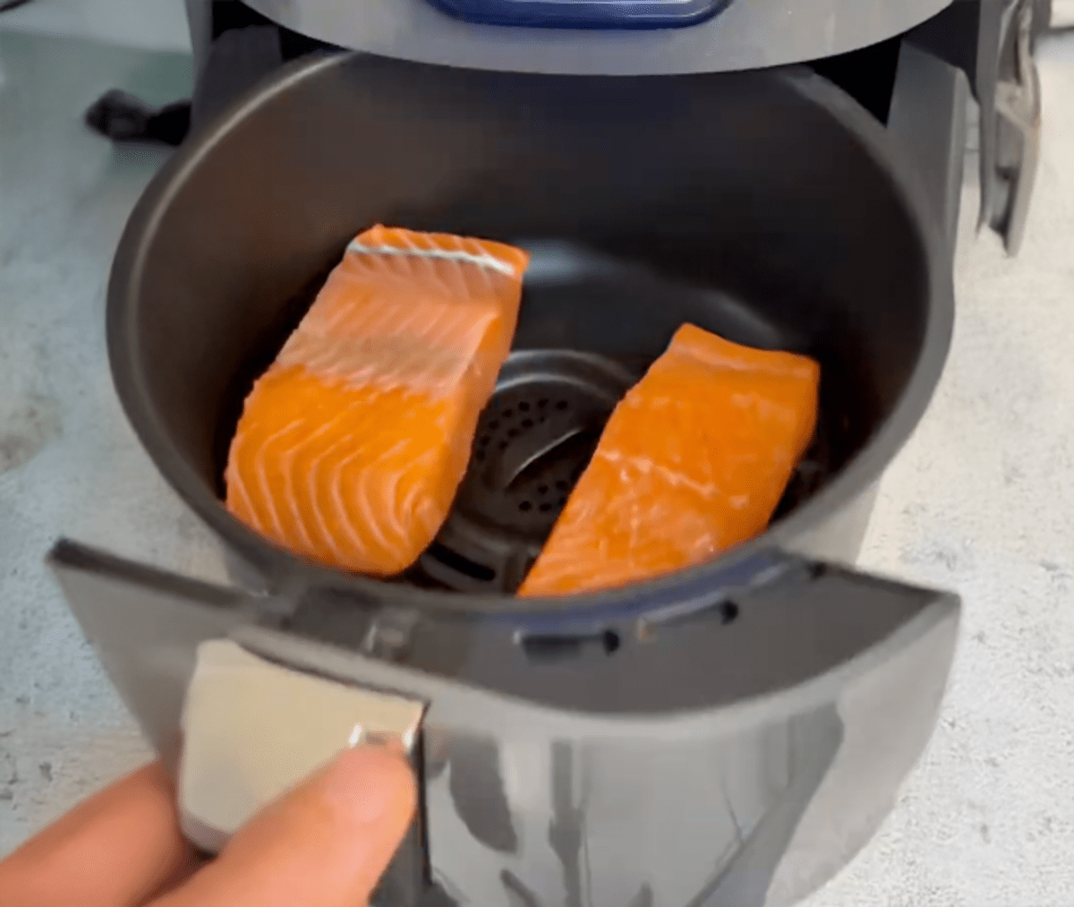 Healthy Ginger Sesame Salmon Quinoa Bowls