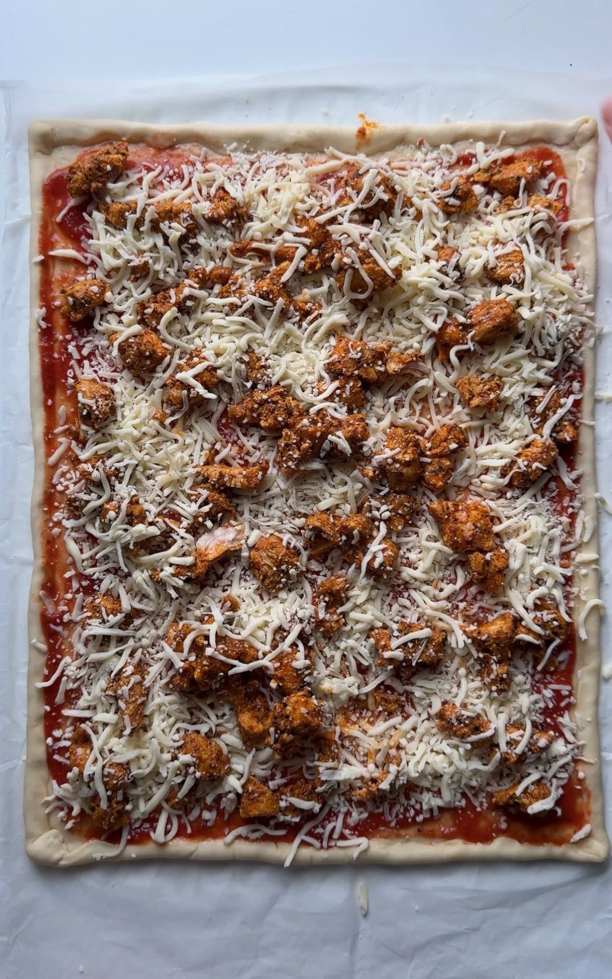 Döner Pizza with Yogurt Sauce