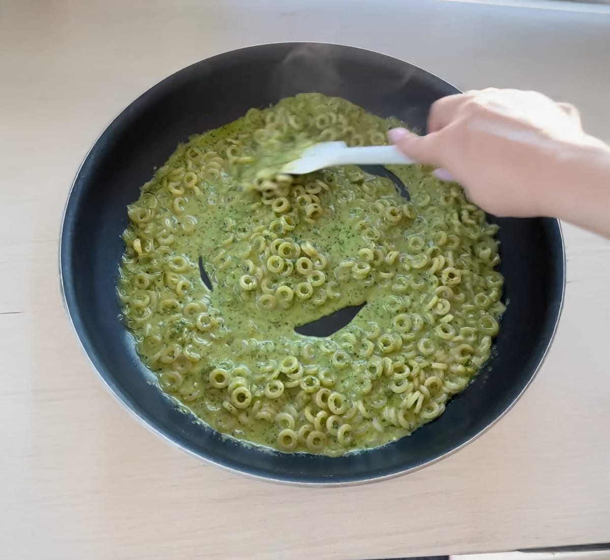 One Pot Creamy Pesto Pasta