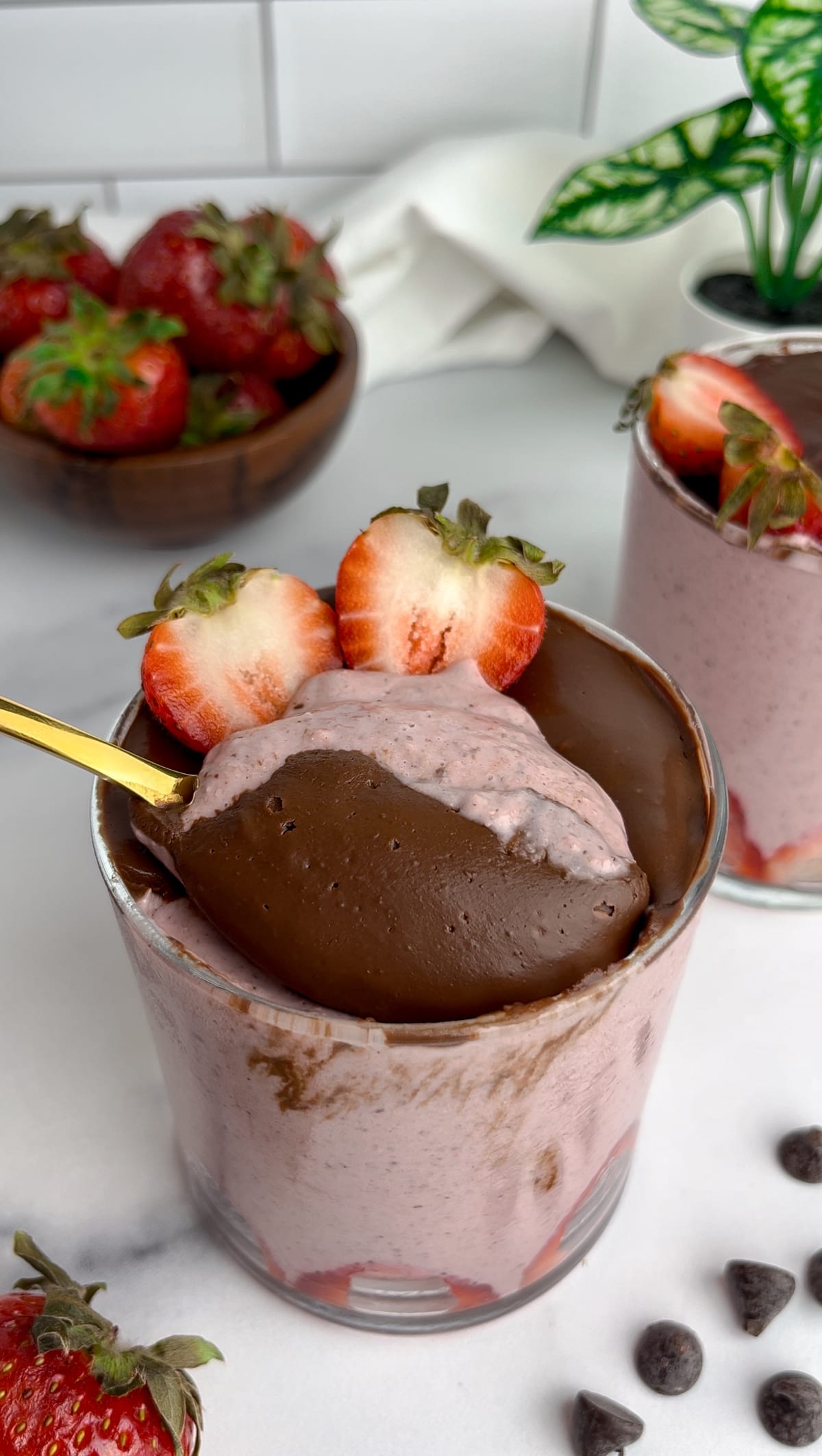 Chocolate Covered Strawberry Blended Overnight Oats