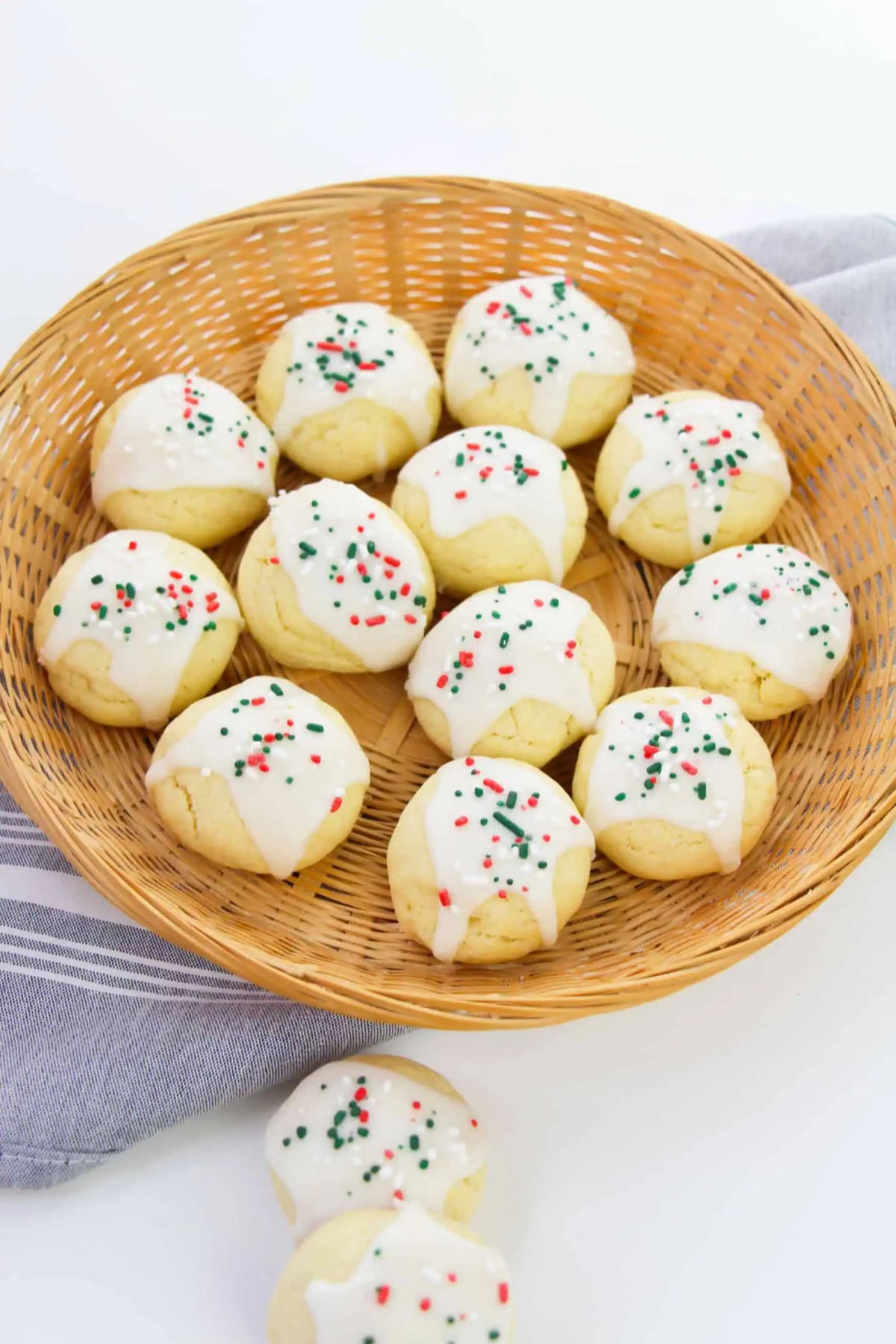 Italian Knot Cookies (Anginetti)