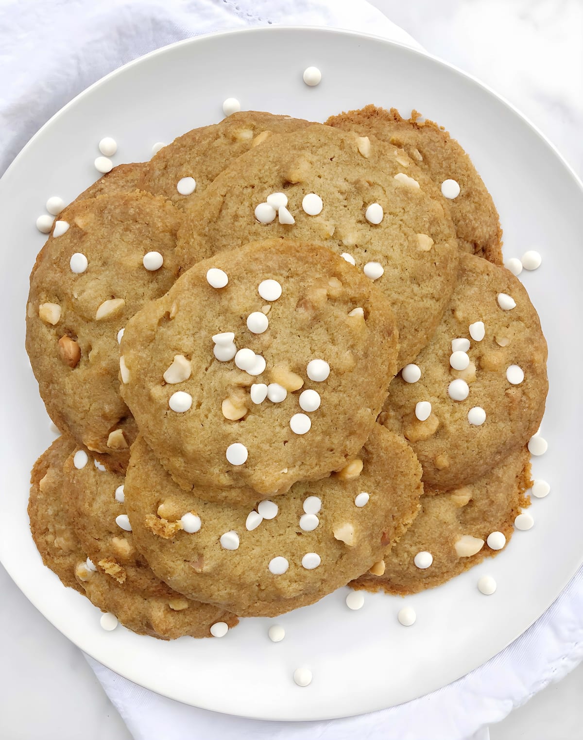 Vegan White Chocolate Macadamia Nut Cookies