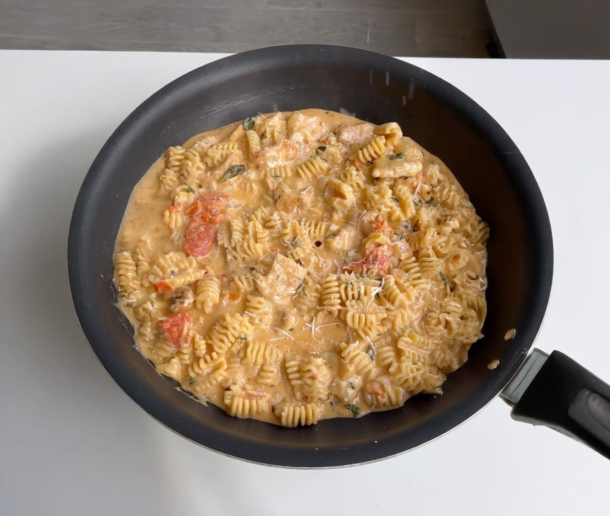 Cheesy Tomato Pasta with Chicken