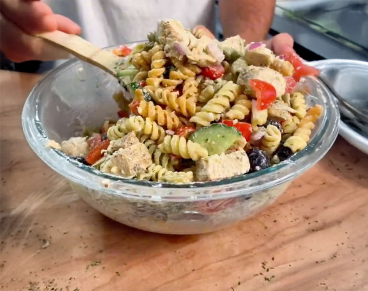 High-Protein Low-Calorie Chicken Pasta Salad