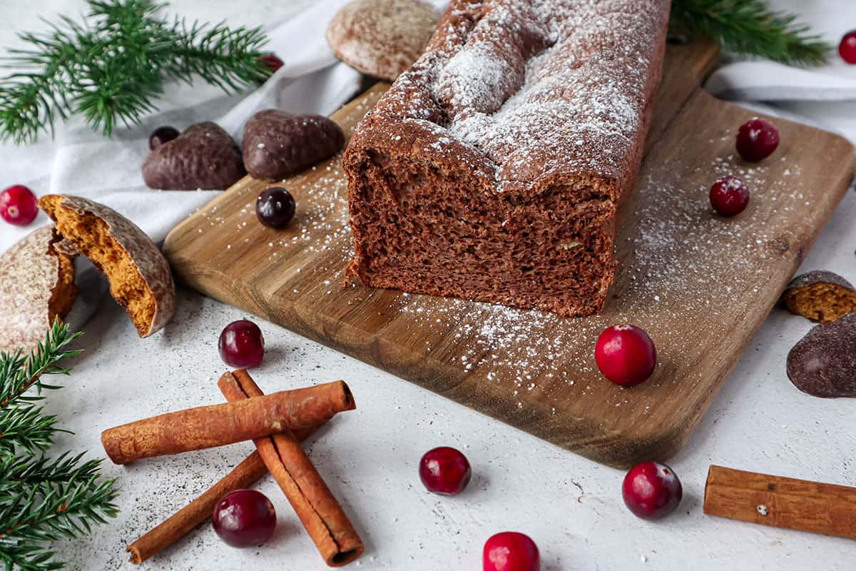 Low-Calorie Gingerbread Banana Bread