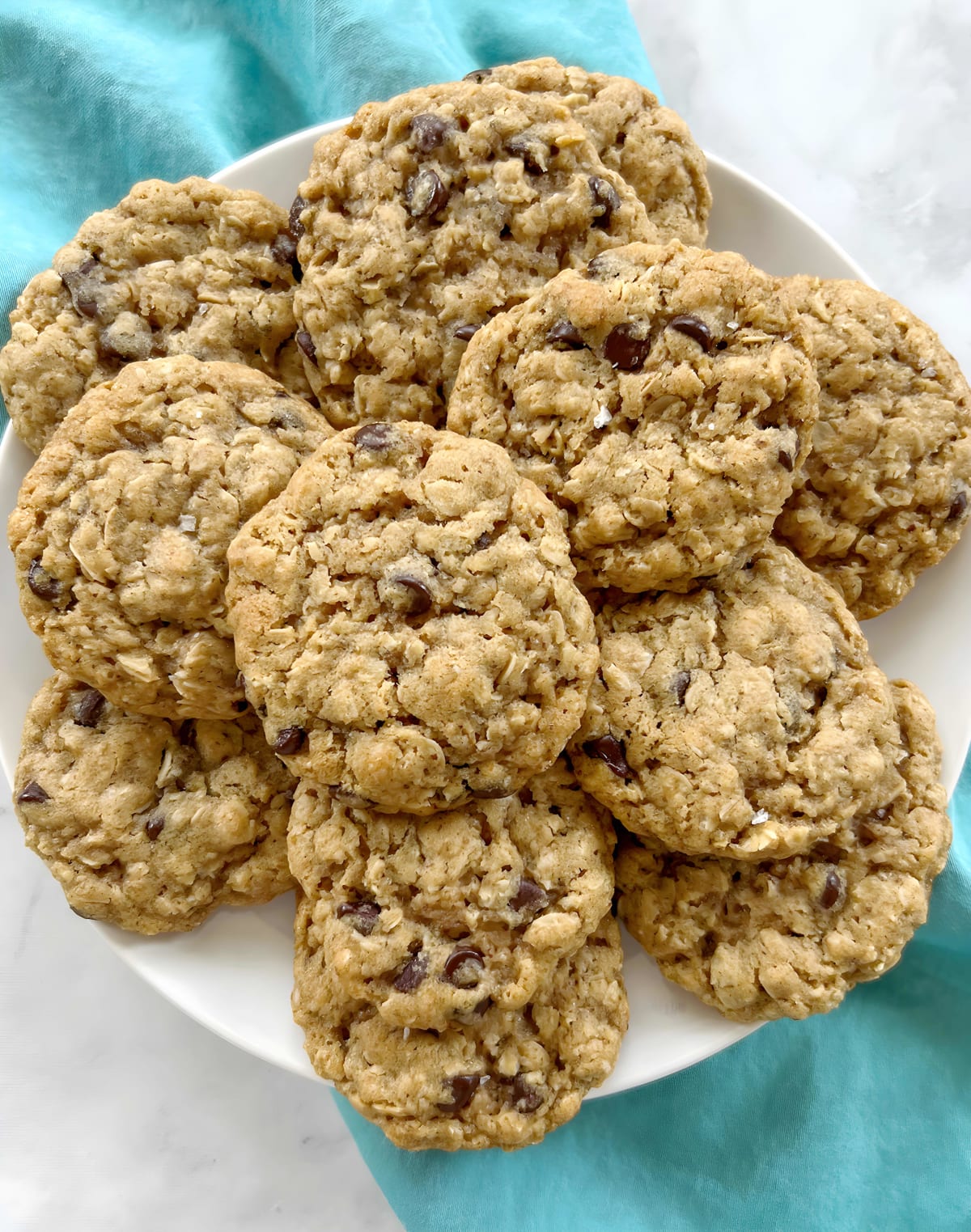 Vegan Oatmeal Chocolate Chip Cookies