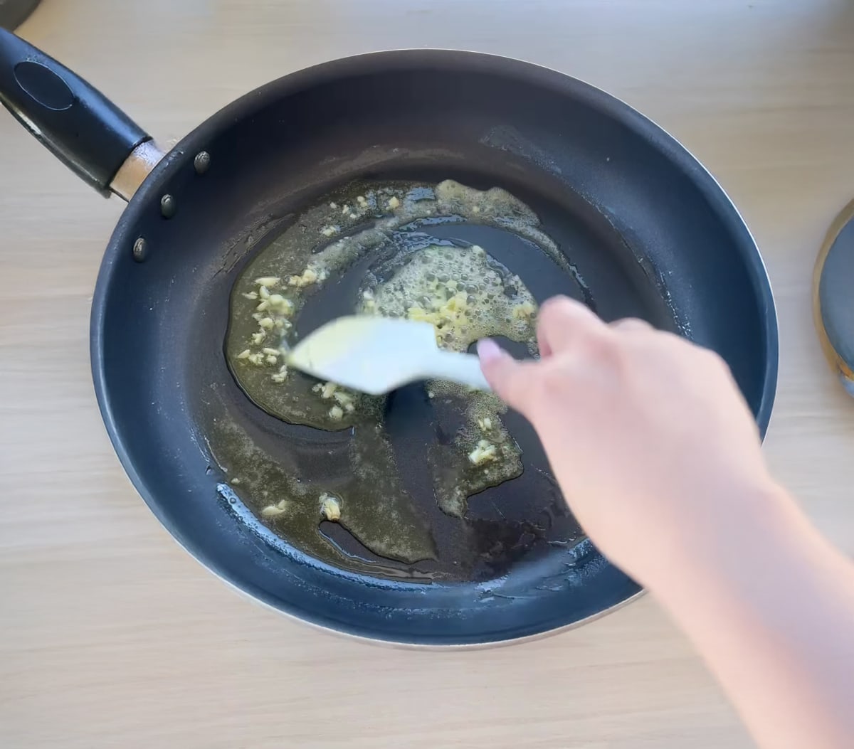 One Pot Creamy Pesto Pasta