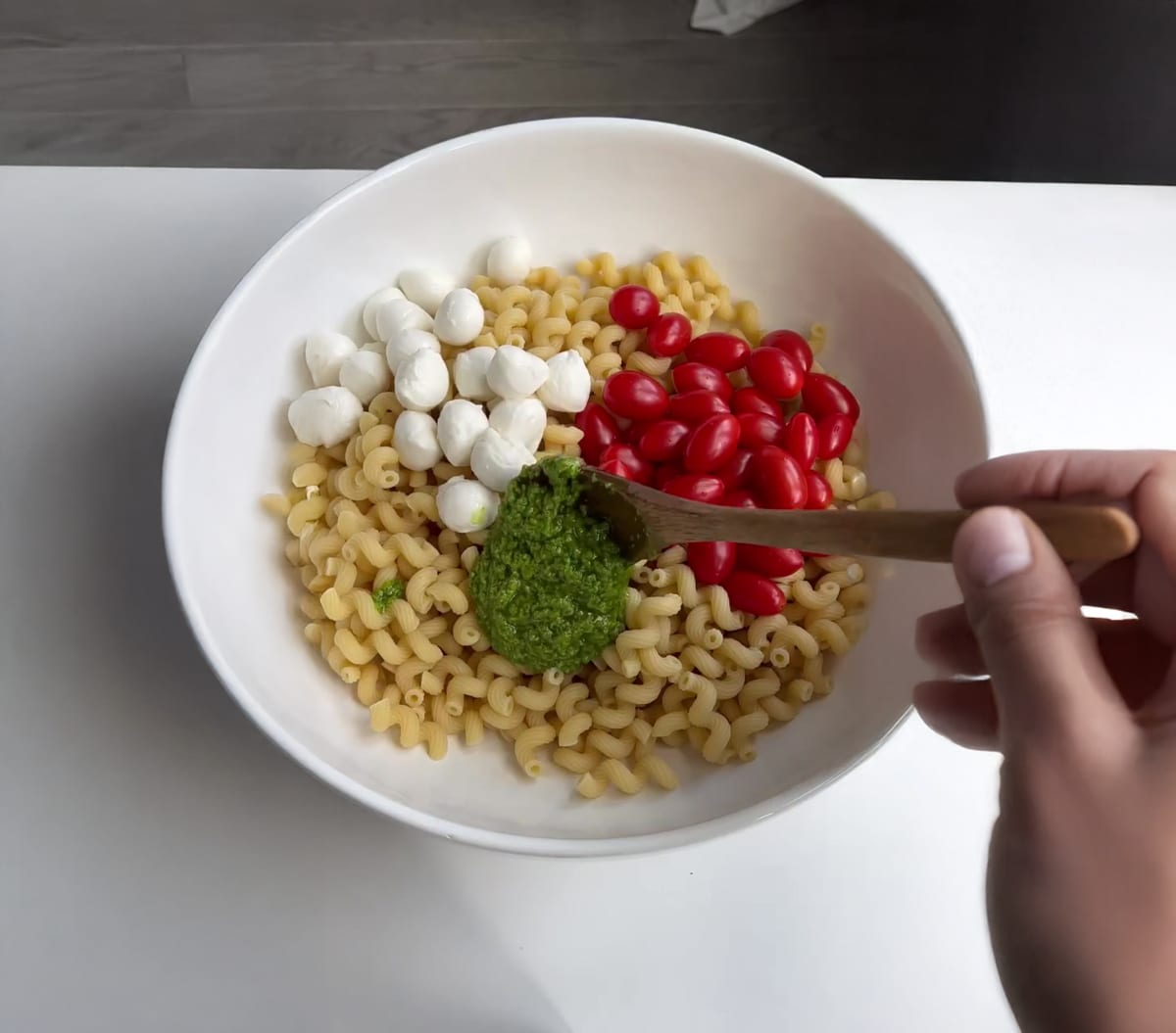 Pesto Caprese Pasta Salad