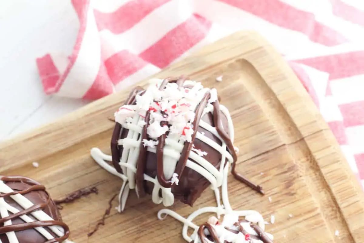 Peppermint Hot Chocolate Bombs