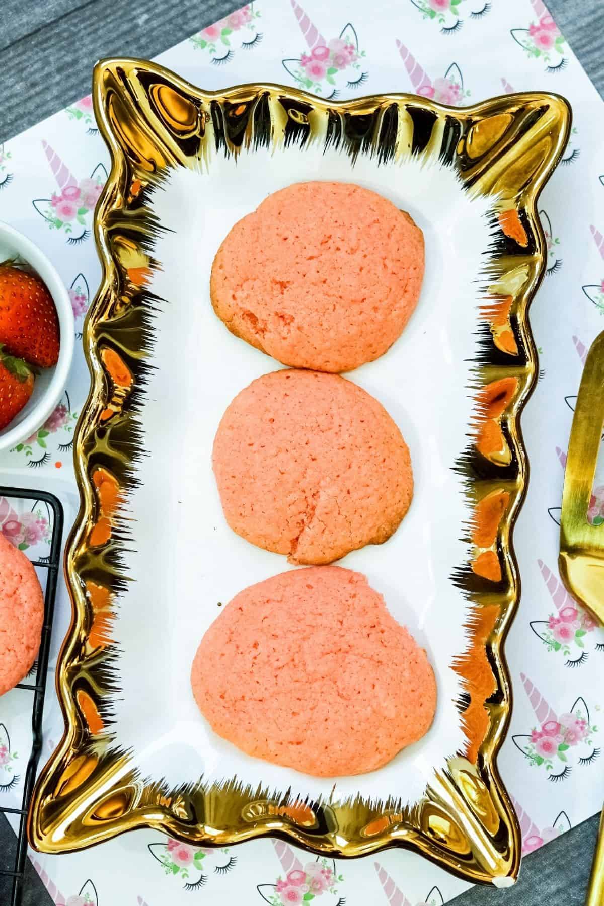 3 Ingredient Strawberry Cake Cookies