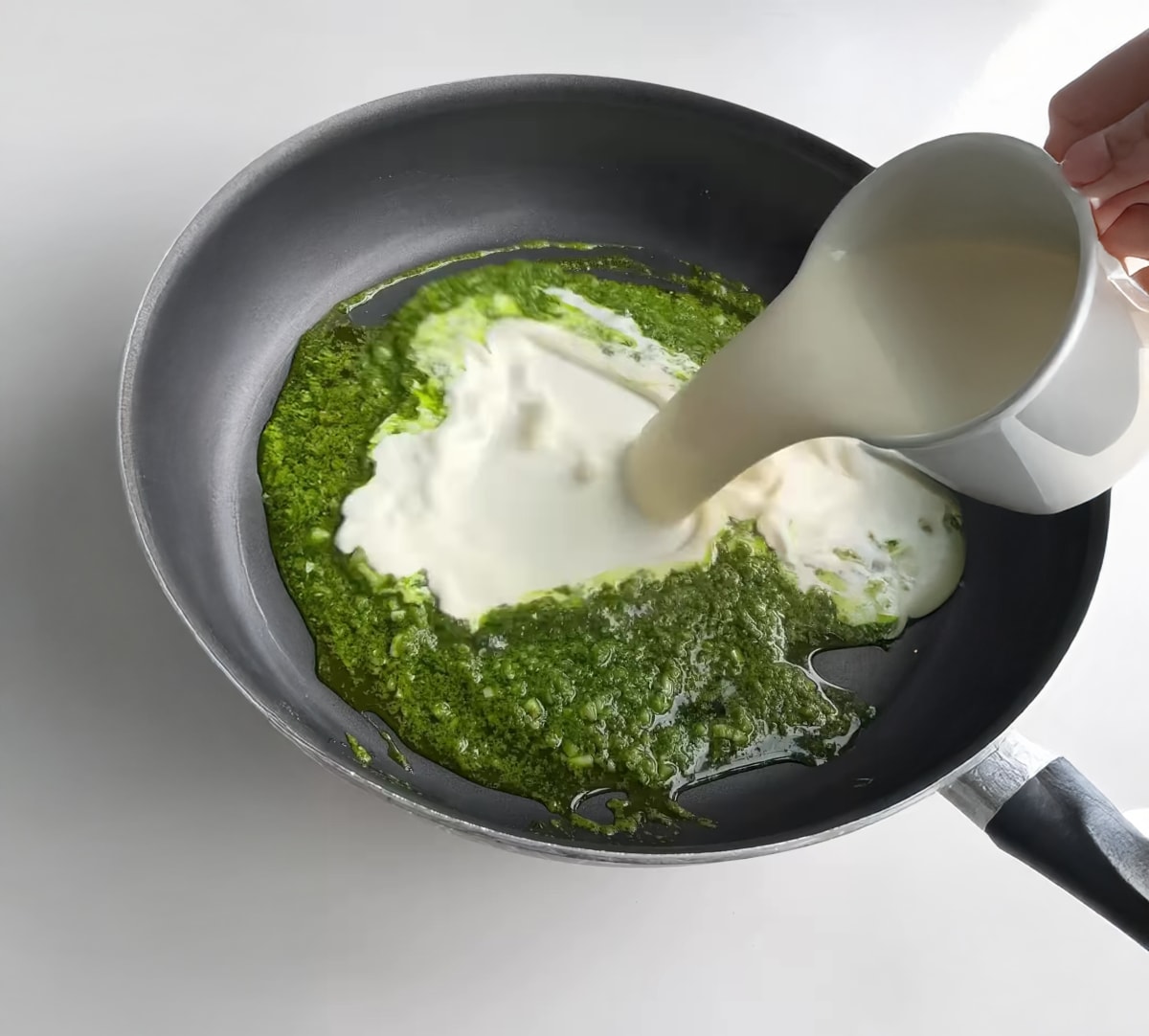 Creamy Pesto Burrata Pasta