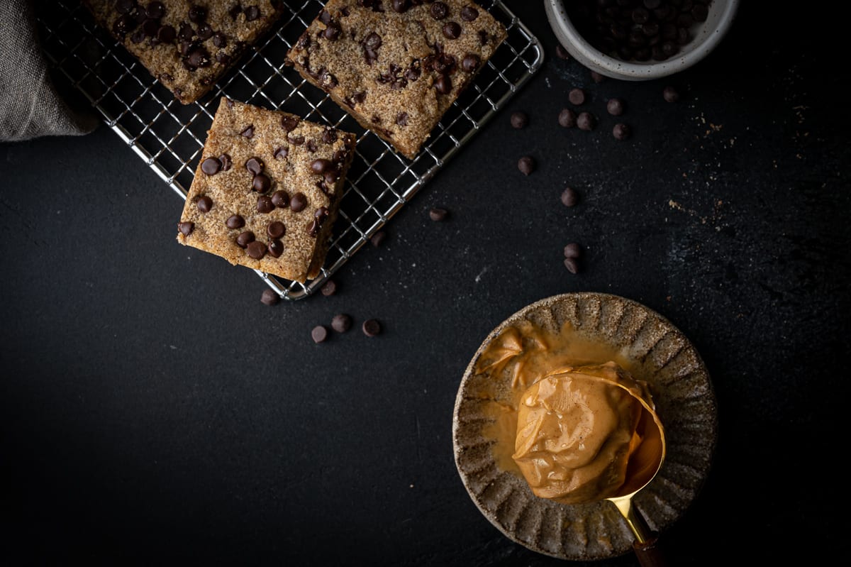 Vegan Chocolate Chip Peanut Butter Bars