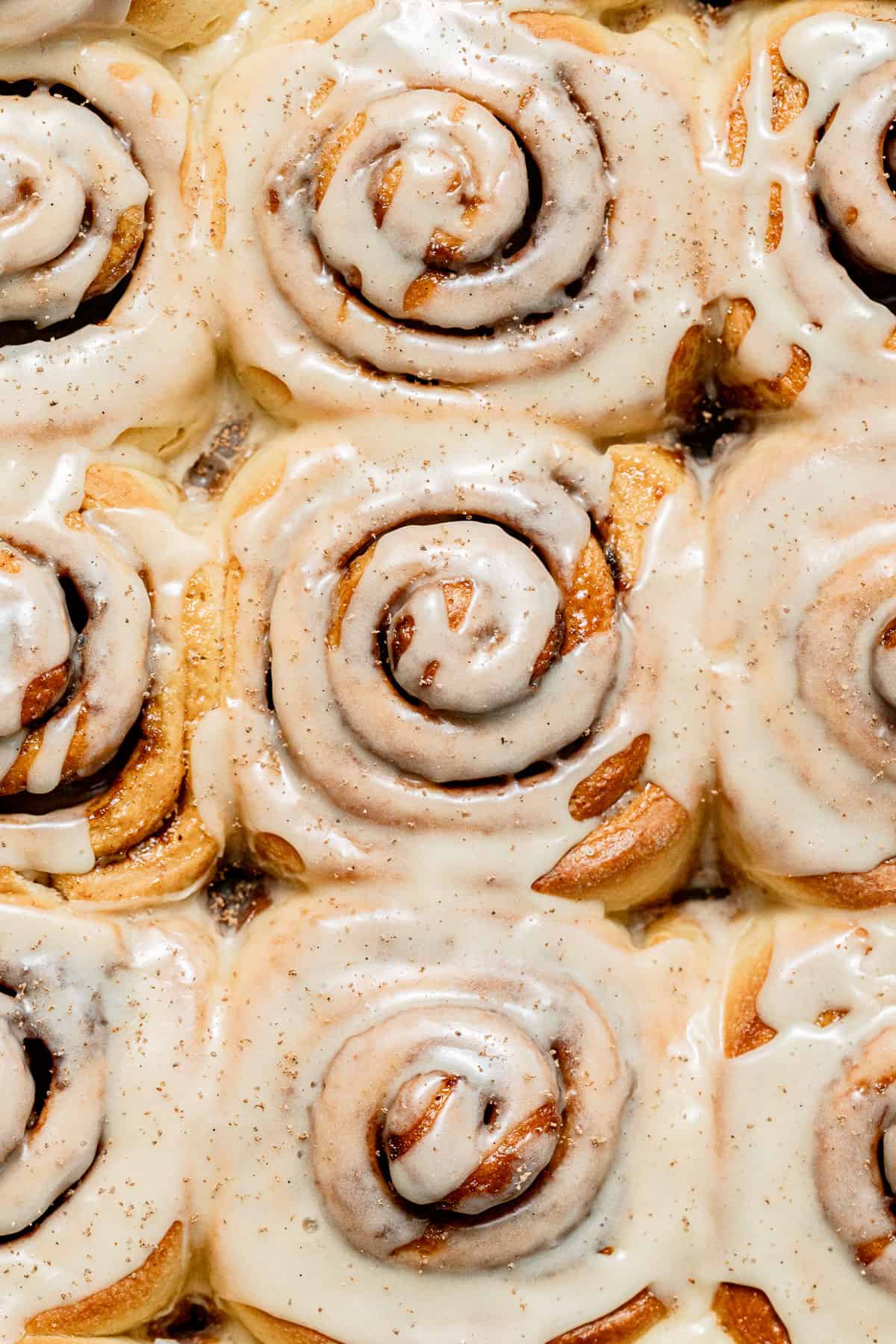 Eggnog Cinnamon Rolls