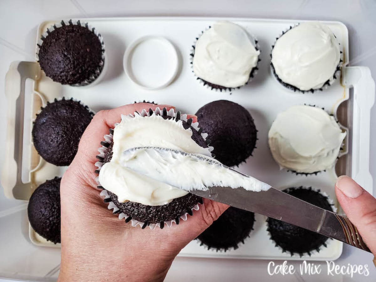 Hot Fudge Sundae Cupcakes
