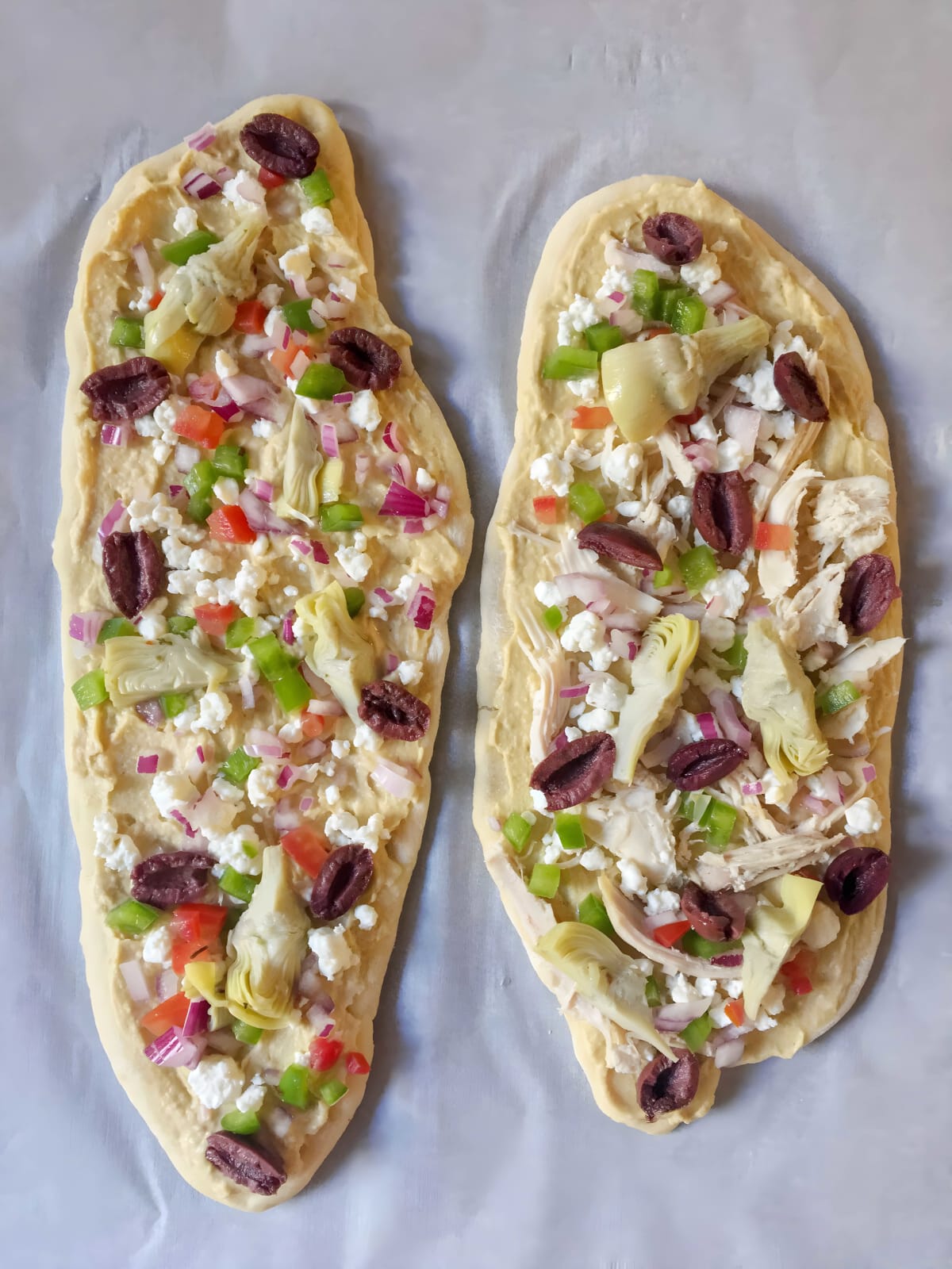 Naan Pizza with Hummus and Vegetables