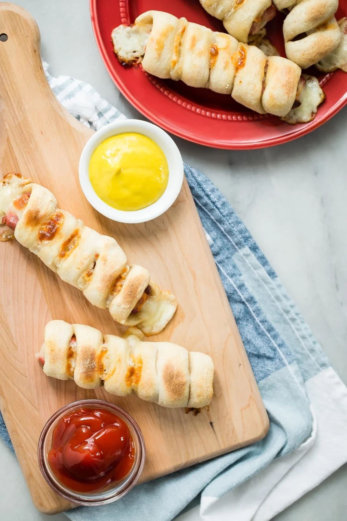 Cheesy Pizza Hot Dogs