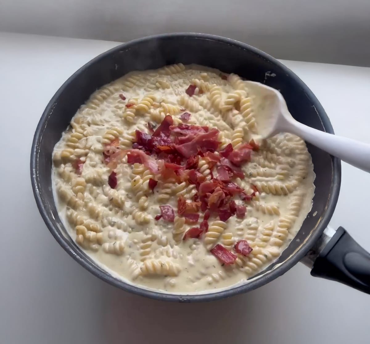 Boursin Cream Rotini with Crispy Prosciutto