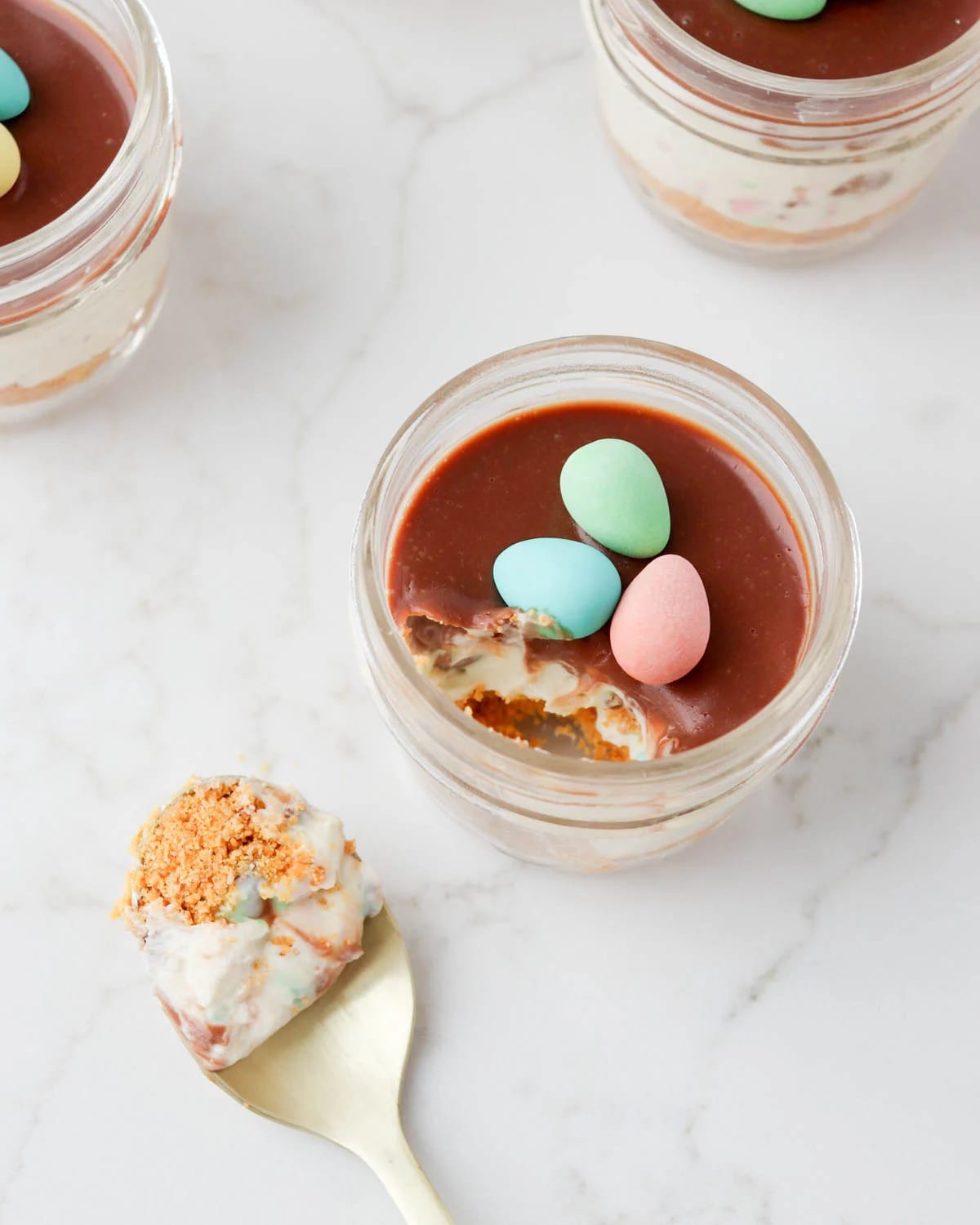 No-Bake Mini Egg Cheesecakes in a Jar